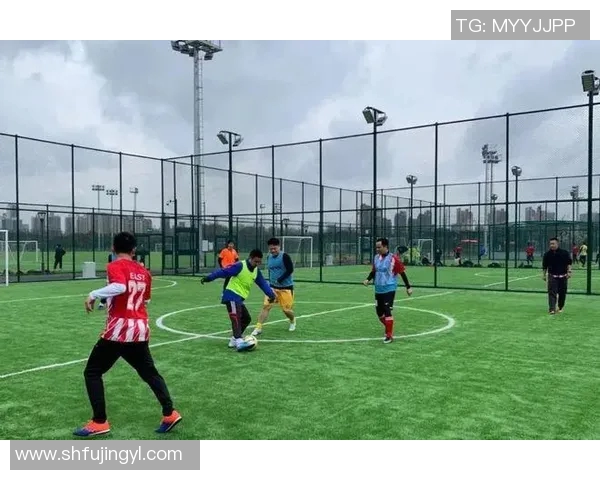 被限流的足球明星背后的故事与困境解析 被限流的足球明星背后的故事与困境解析